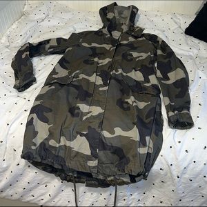 Army windbreaker/rain coat